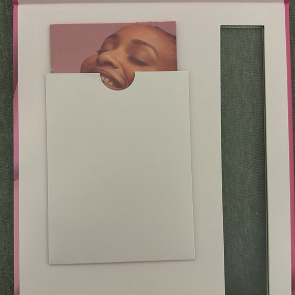 Laduora Velve Pro Anti-aging and Acne Skincare Wand - Picture 9 of 12